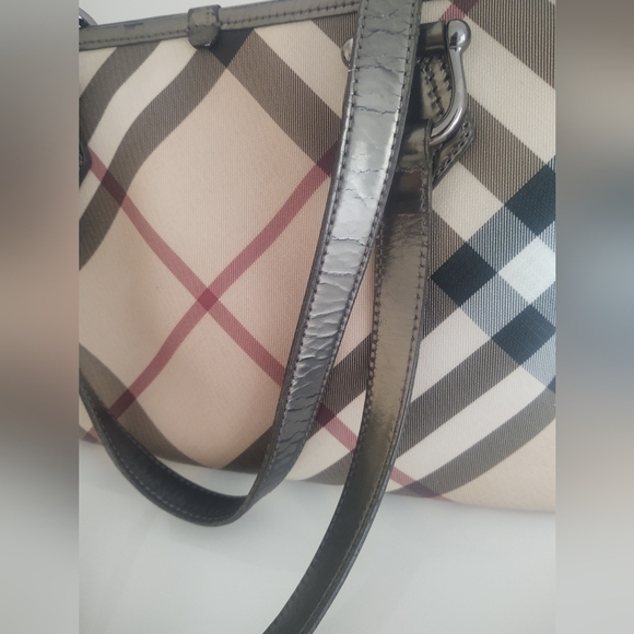 Burberry Nova Check Medium Tote - Picture 10 of 15
